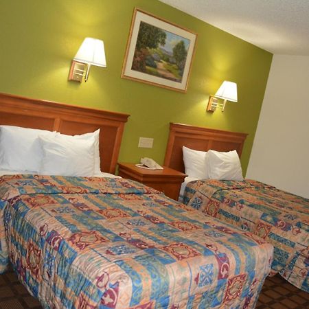 Bloomer Inn & Suites Luaran gambar