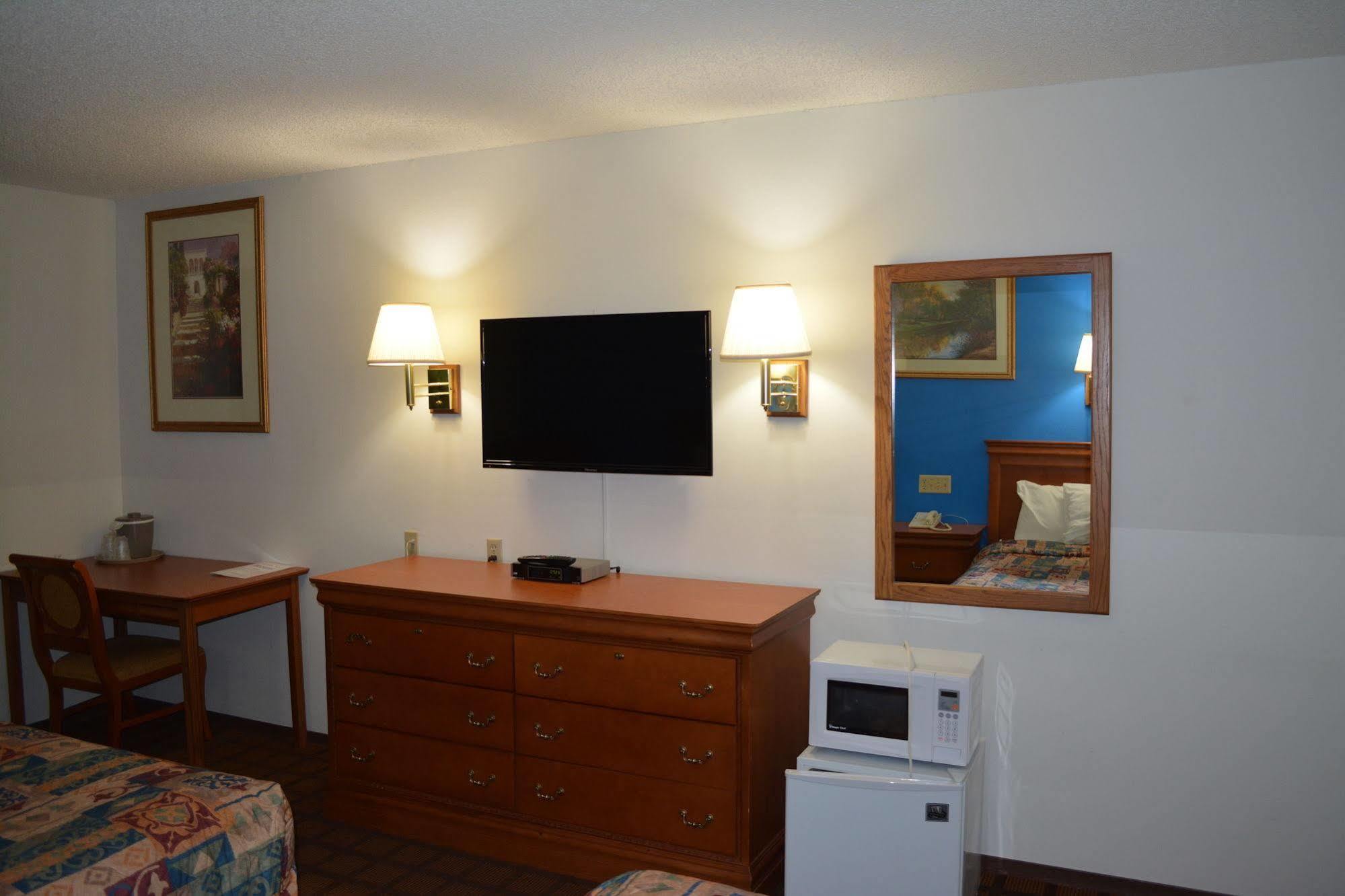 Bloomer Inn & Suites Luaran gambar